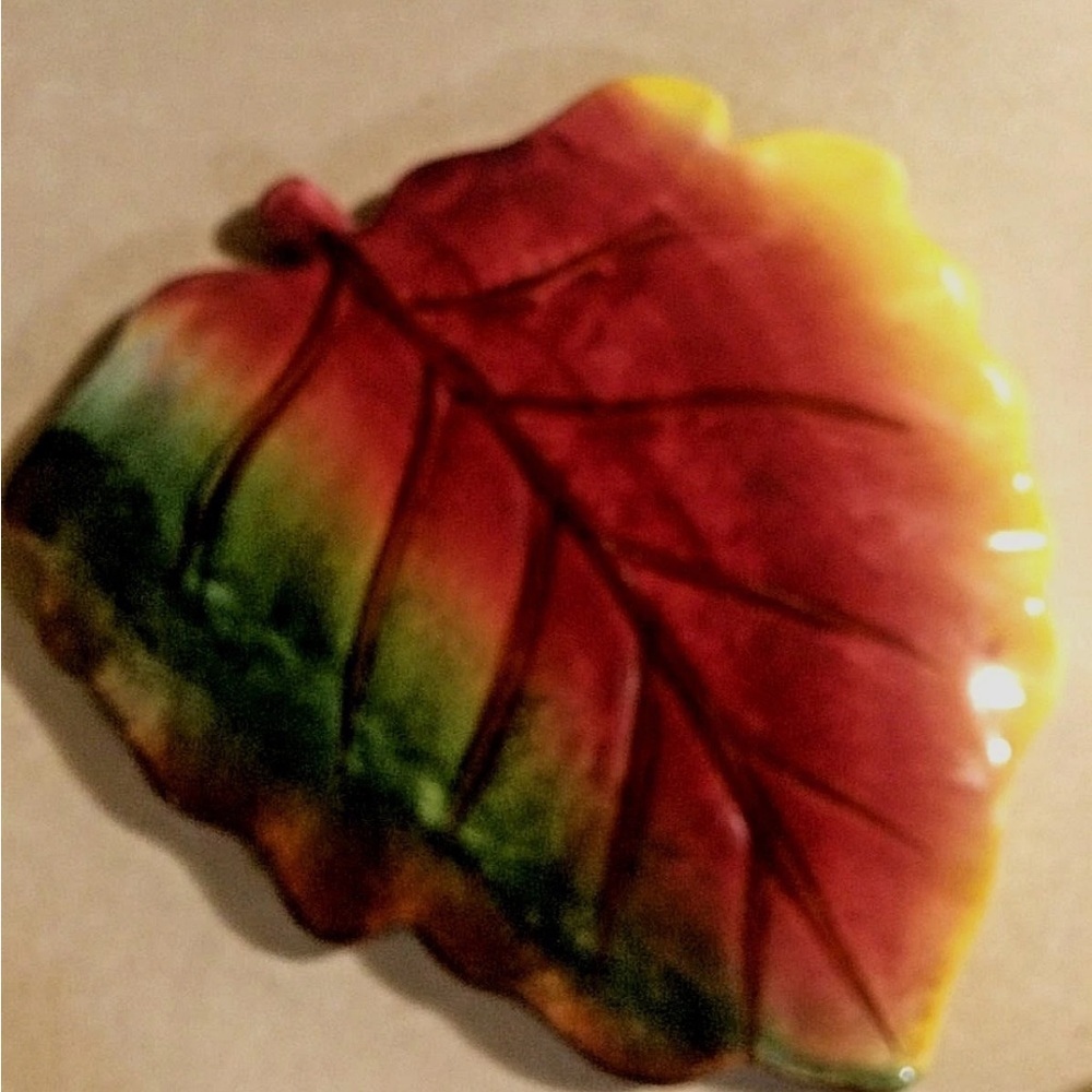 Hobby Lobby Harvest Leaf Design Serving Set - Cream and Red - Picture 4 of 6